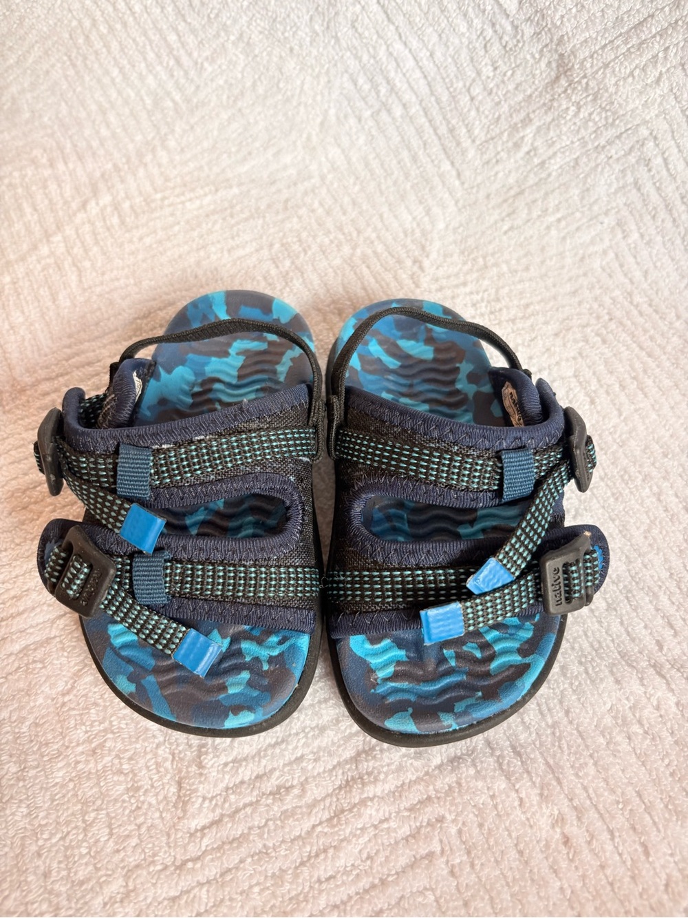 Native Kids Blue Camo Strap Sandals